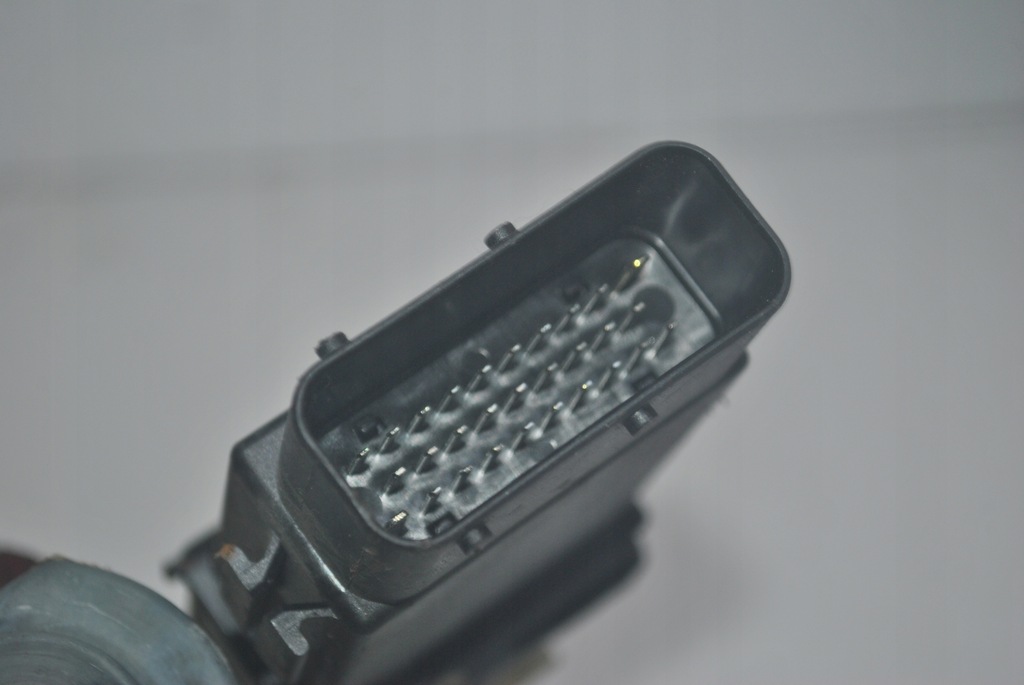 фото №7, Моторчик стекло правый перед vw new beetle 29 pin 1j2959801d