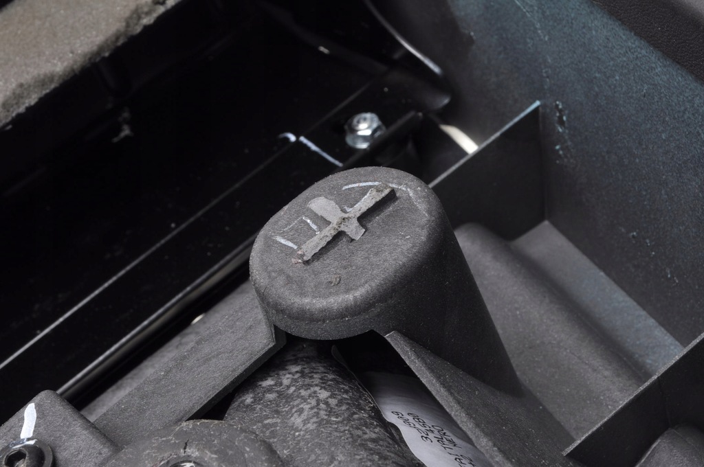 фото №8, Ferrari california 4.3 обшивка дверь 3720129002 069785900