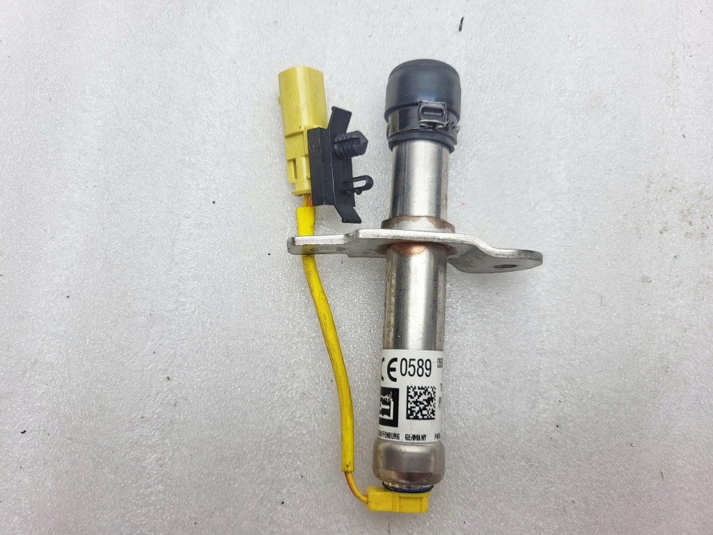 фото №1, Tesla model s патрон піротехнічний капот 1028545-00-b