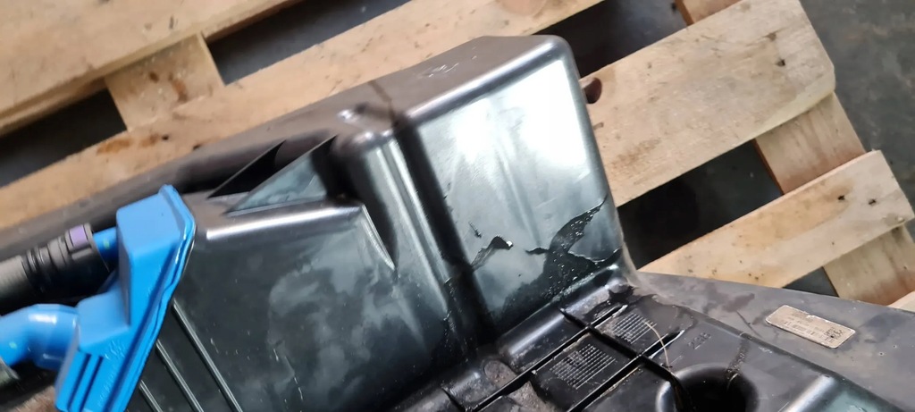 фото №14, A4 b9 8w zbiotnik жидкость adblue 2.0 tdi 8w0131878aj a5 8w