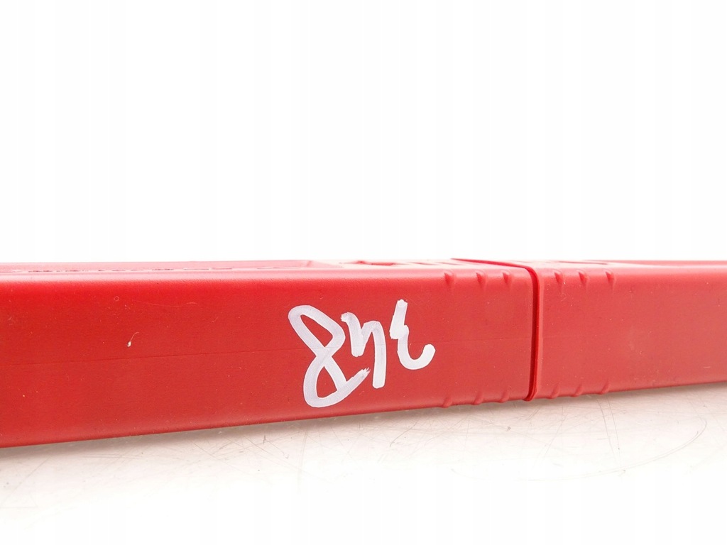 фото №11, Треугольник предупредительный audi a5 8t a4 b8 8t0860251