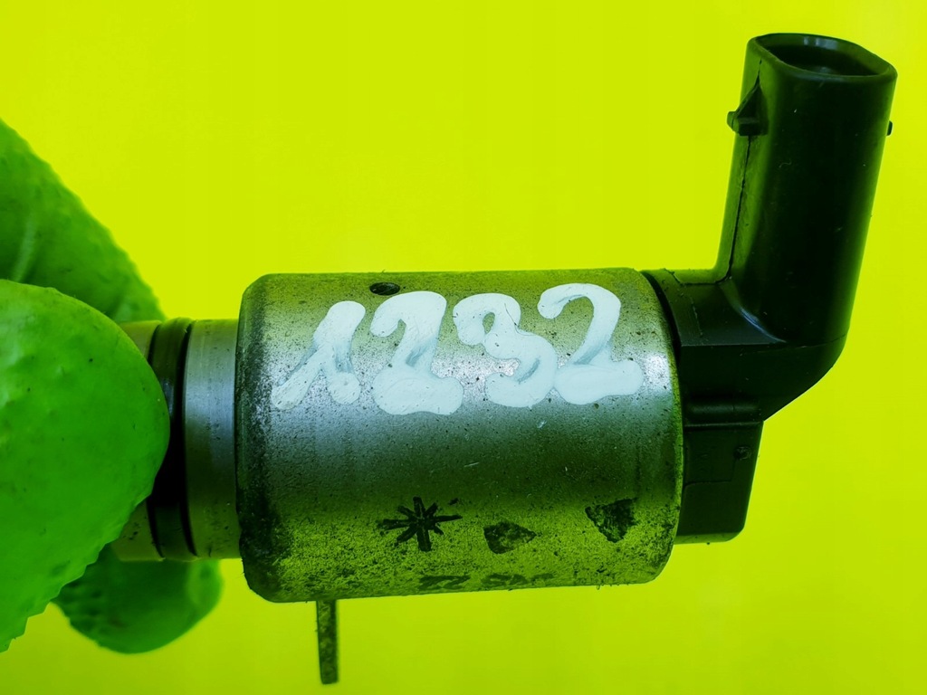 фото №7, Клапан управляющий головки s6 c7 s7 c7 a8 4.0 tfsi ctg 06e257s