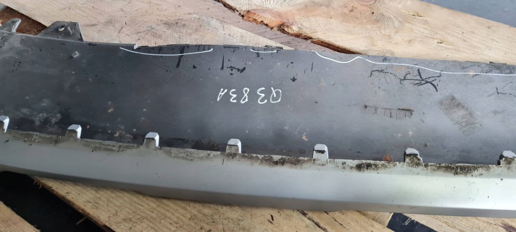 Audi q3 83a спойлер накладка бампера перед pod звичайний 83a807733 Зі Шроту