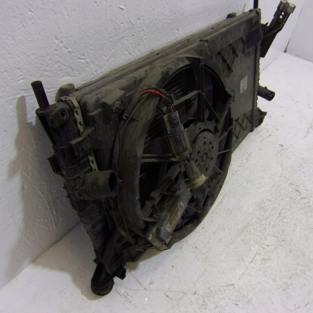 Комплект  радиатор с вентилятор mazda 3 3m5h-8c607-xa 1.6 ditd Киев