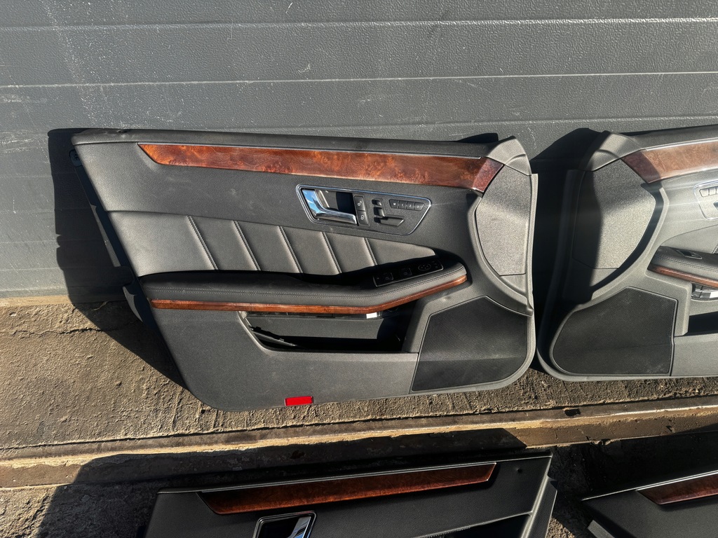 фото №9, Mercedes w212 kombi кожа сиденья заднее сиденье обшивки электрический