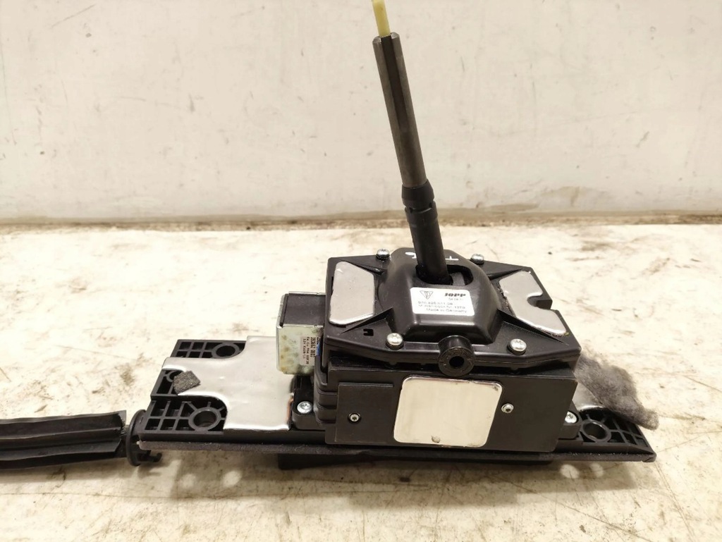 фото №8, Porsche panamera 970 2012 домкрат переключения передач / верхний