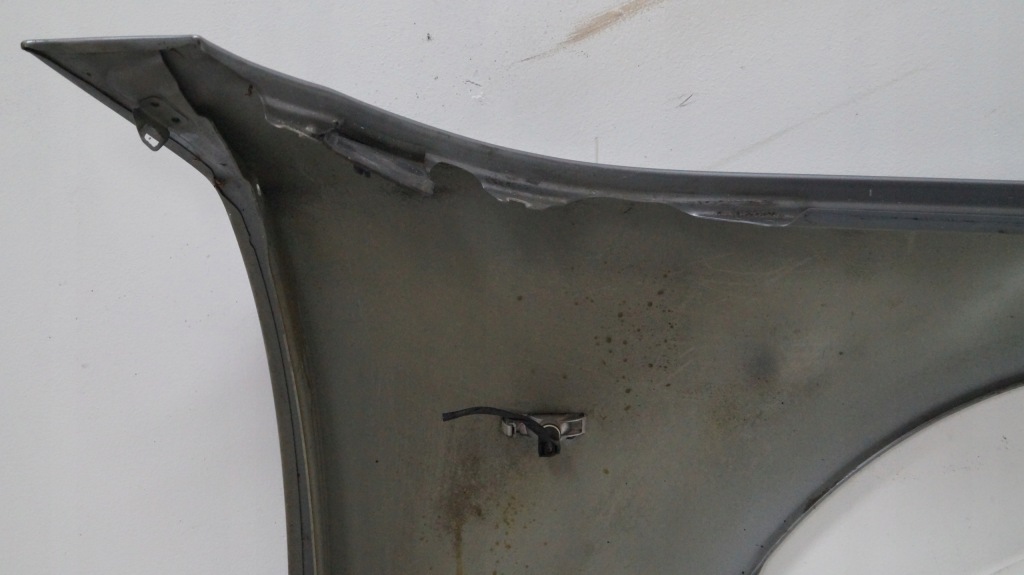 Крыло  передний левое  bmw seria 5 e60 a08/7 2004 Доставка