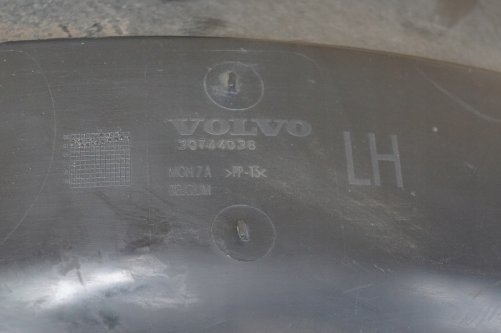 фото №9, Підкрилок лівий задня volvo c30 30744038
