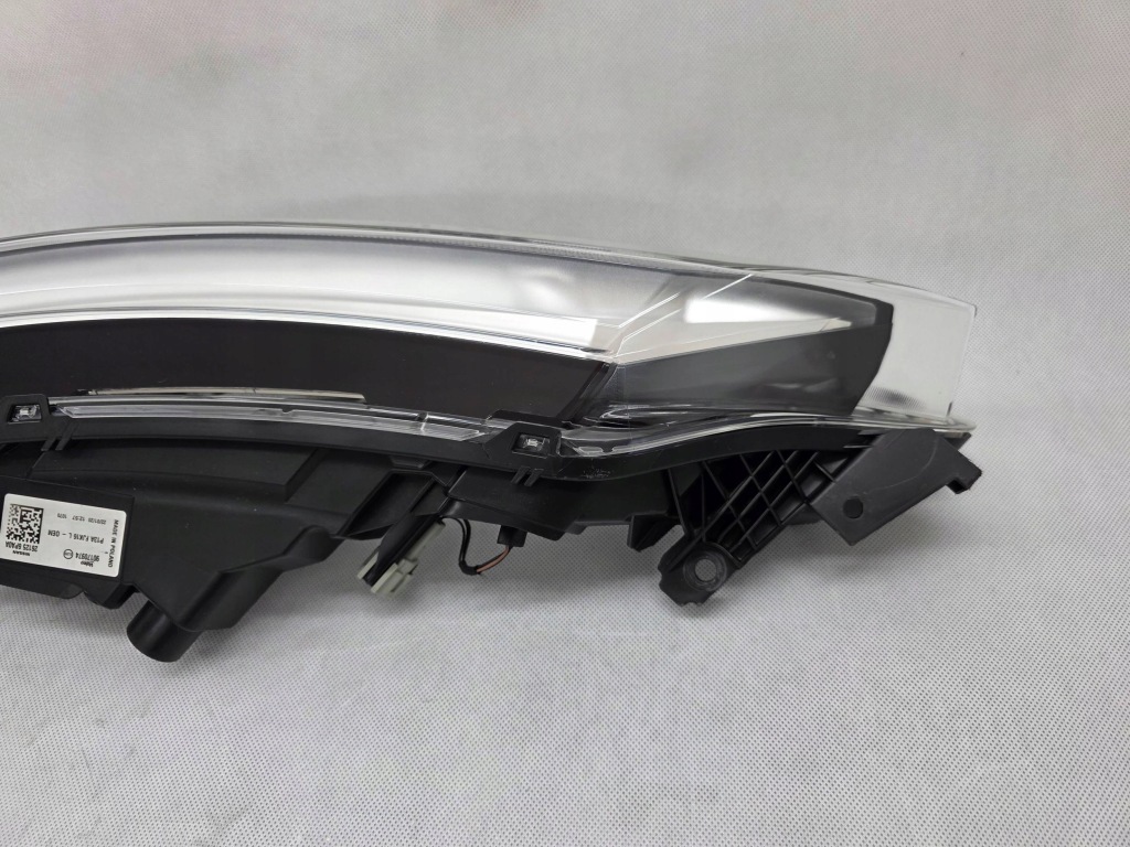 Nissan juke 2 2 f16 19+ фара ліва перед led рух dziennej drl європа Зі Шроту