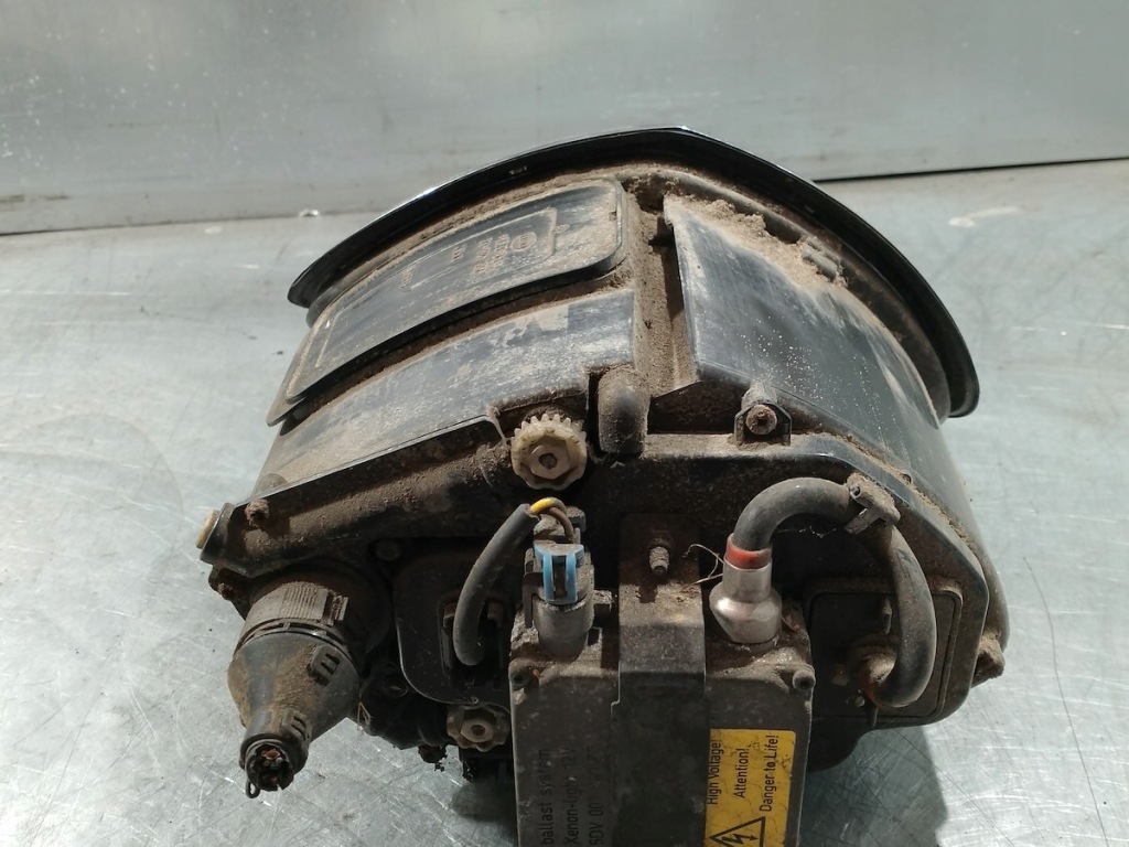 фото №7, Лампа перед права lancia thesis 155362-00 154926-00