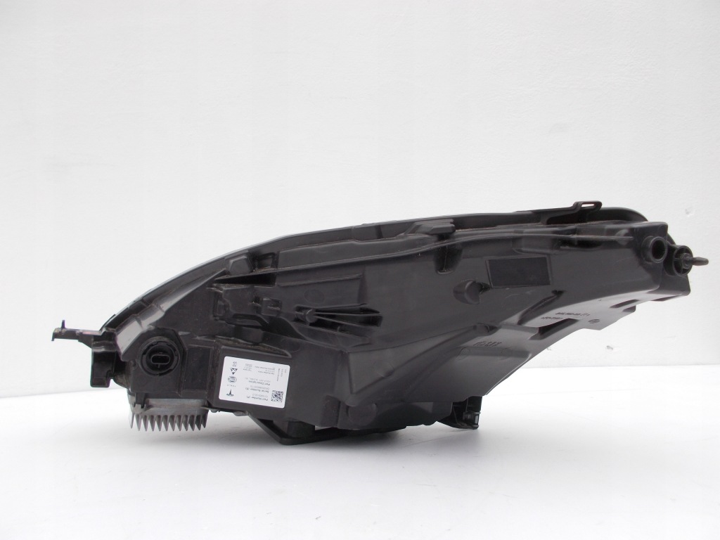 Фара фара tesla model 3 3 y рестайлінг  правий ful led 0514953-00-d європа Ціна