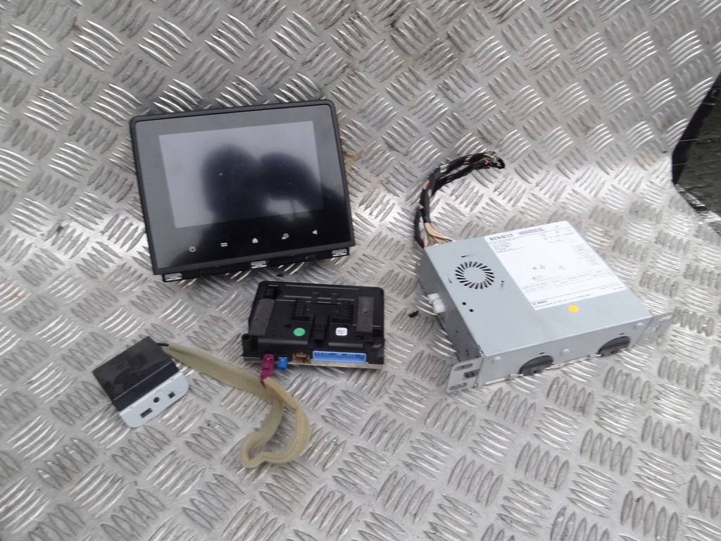 фото №1, Renault clio v 2019 радио навигация дисплей europa антенна gps оригинал