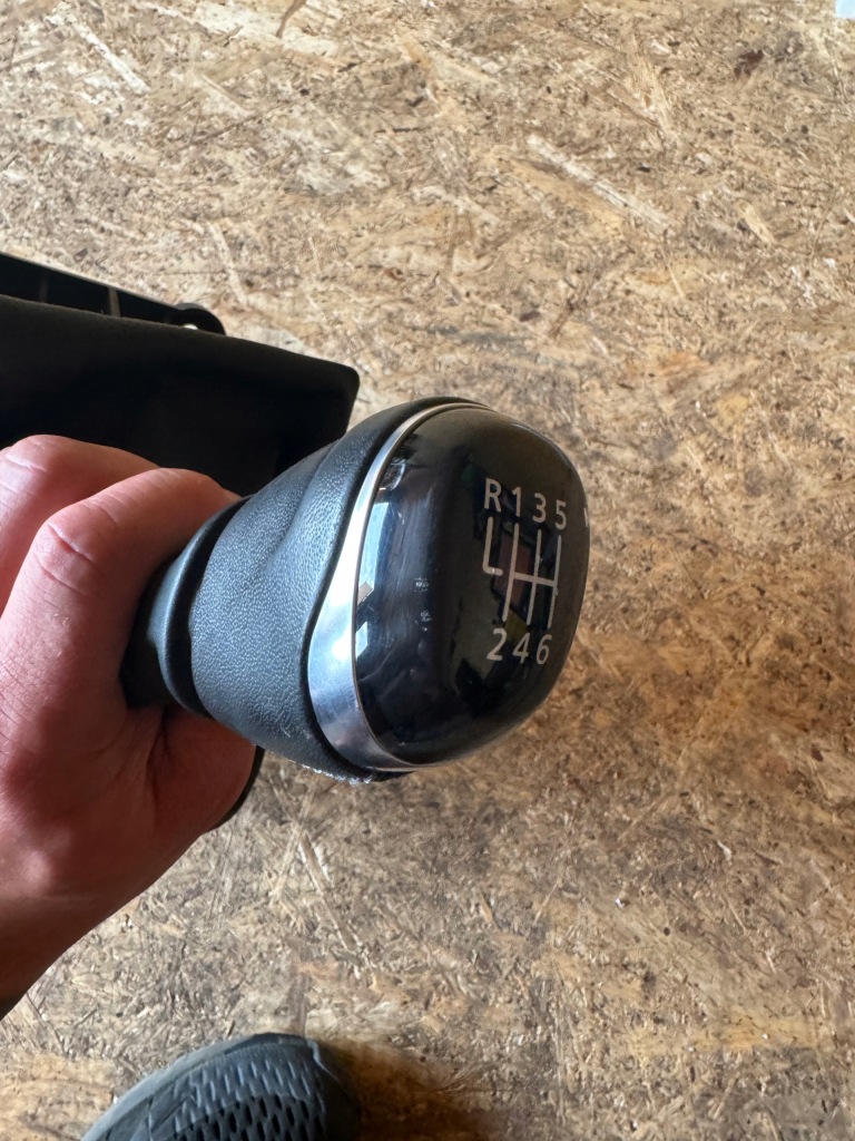 фото №4, Домкрат переключения передач ручка чехол renault scenic iv