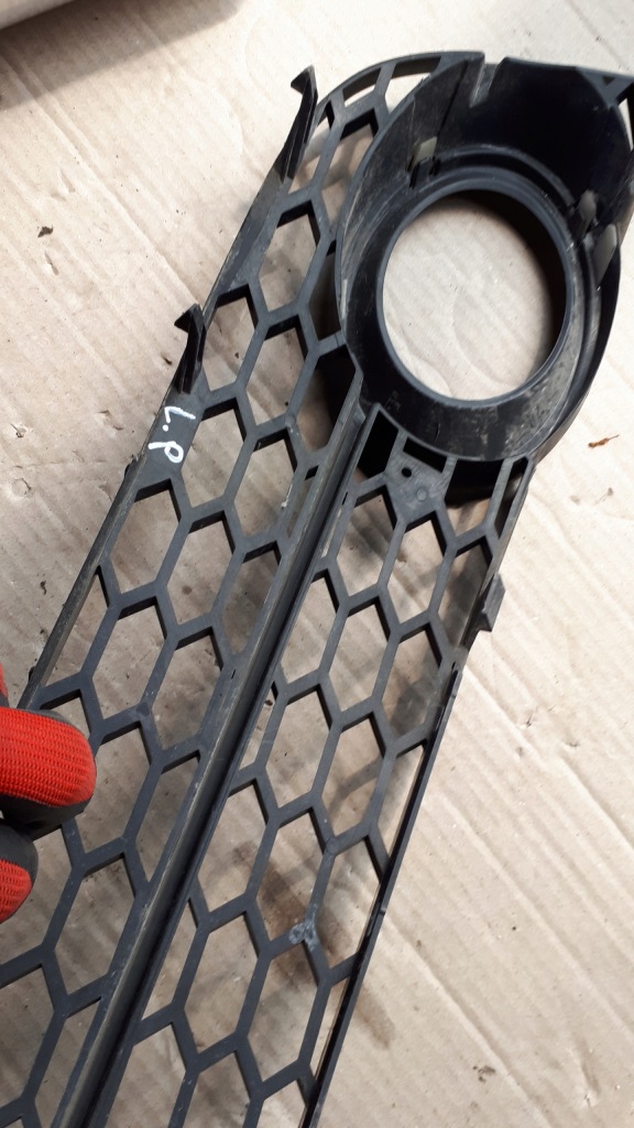 A5 8t решётка бампера левый перед rs plaster соты Доставка