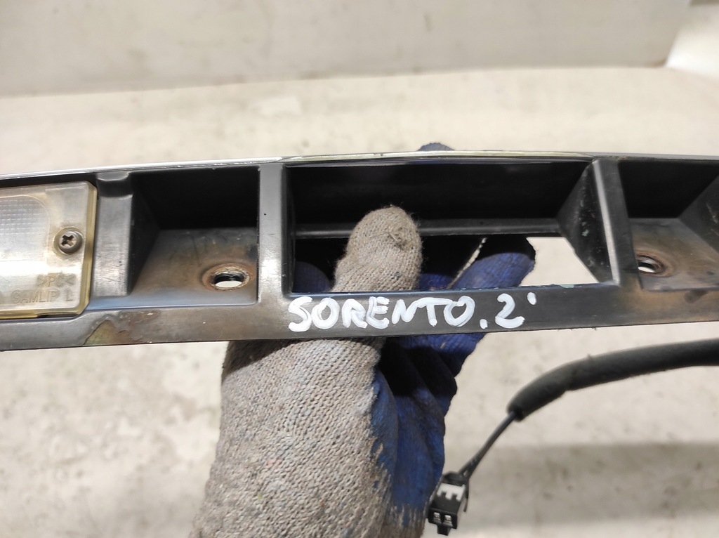 фото №5, Kia sorento 1 i 02- накладка молдинг крышки багажника хром