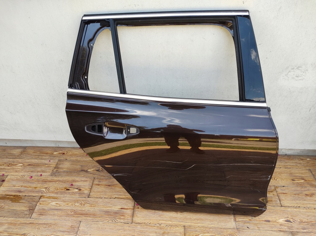 фото №1, Volvo v60 18r- двері правий задня колір 722