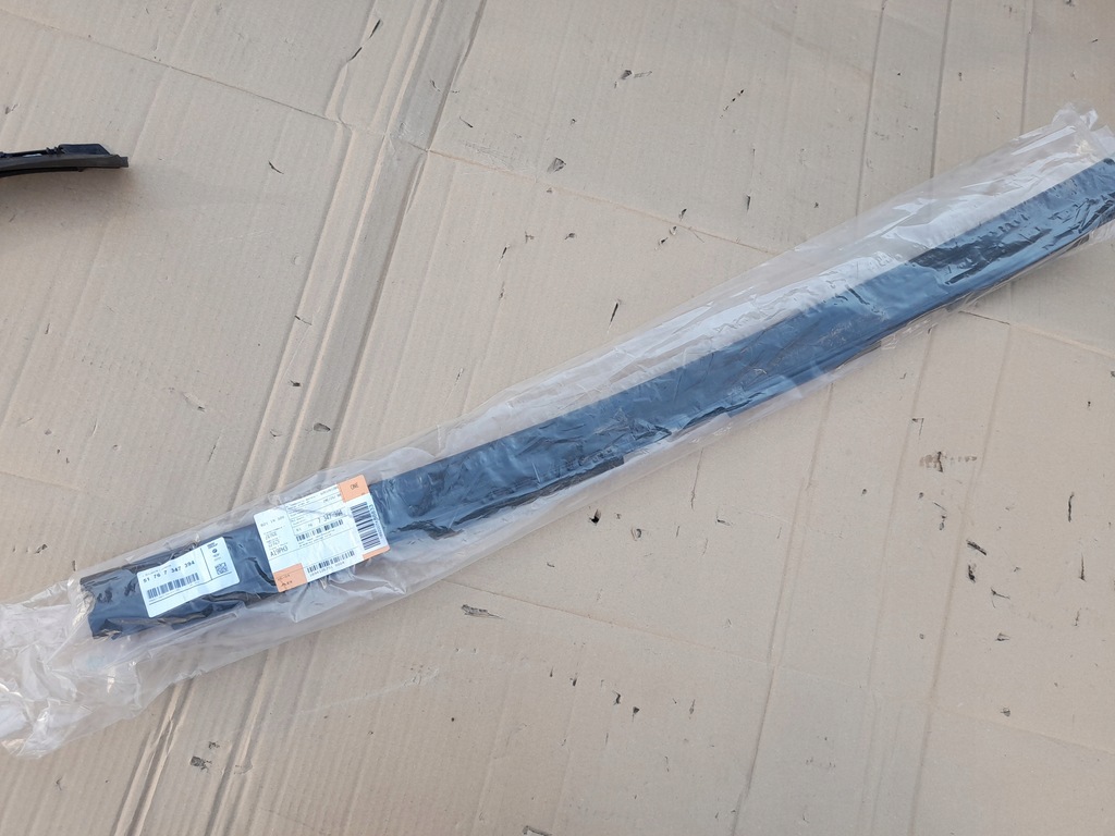 фото №1, Уплотнитель капот bmw 5 g30 7347394