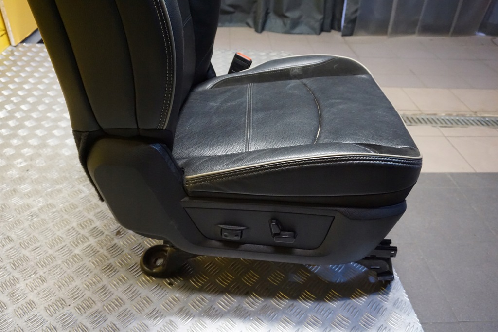 фото №8, Dodge ram laramie 2500 3500 2019 - сидіння перед правий пасажира передній usa