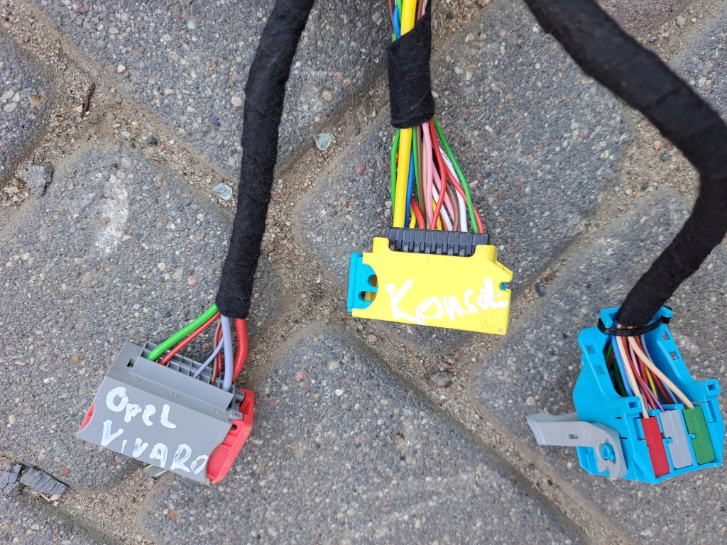 фото №3, Opel vivaro 2023 r 2.0 cdti электропроводка консоли