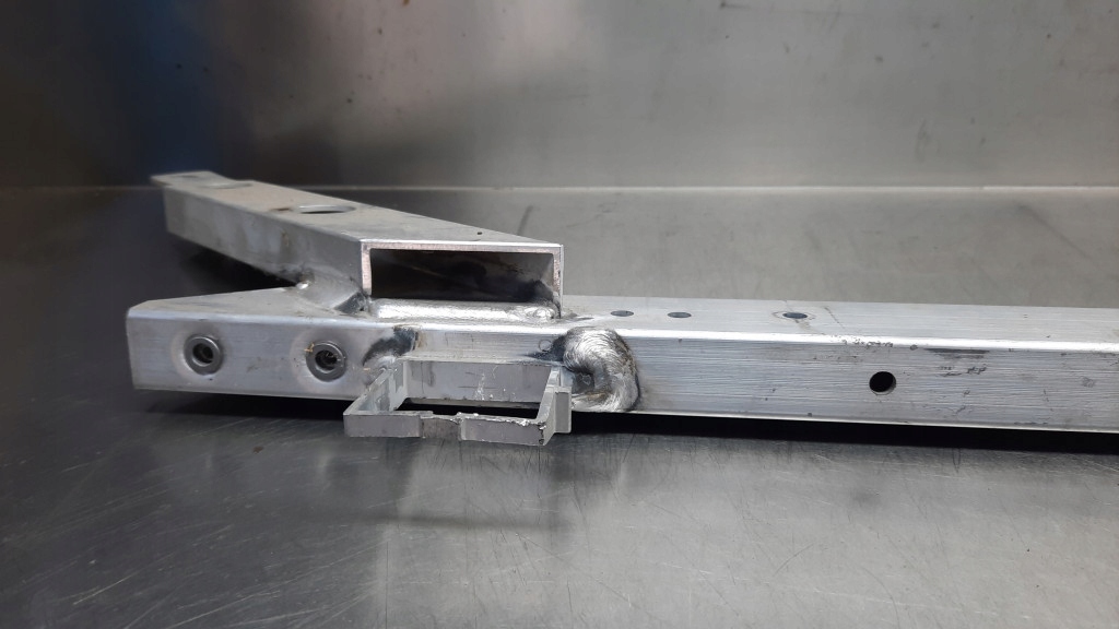 фото №12, Pas передній верхній підсилювач 31688773 volvo xc60 ii 18-25r