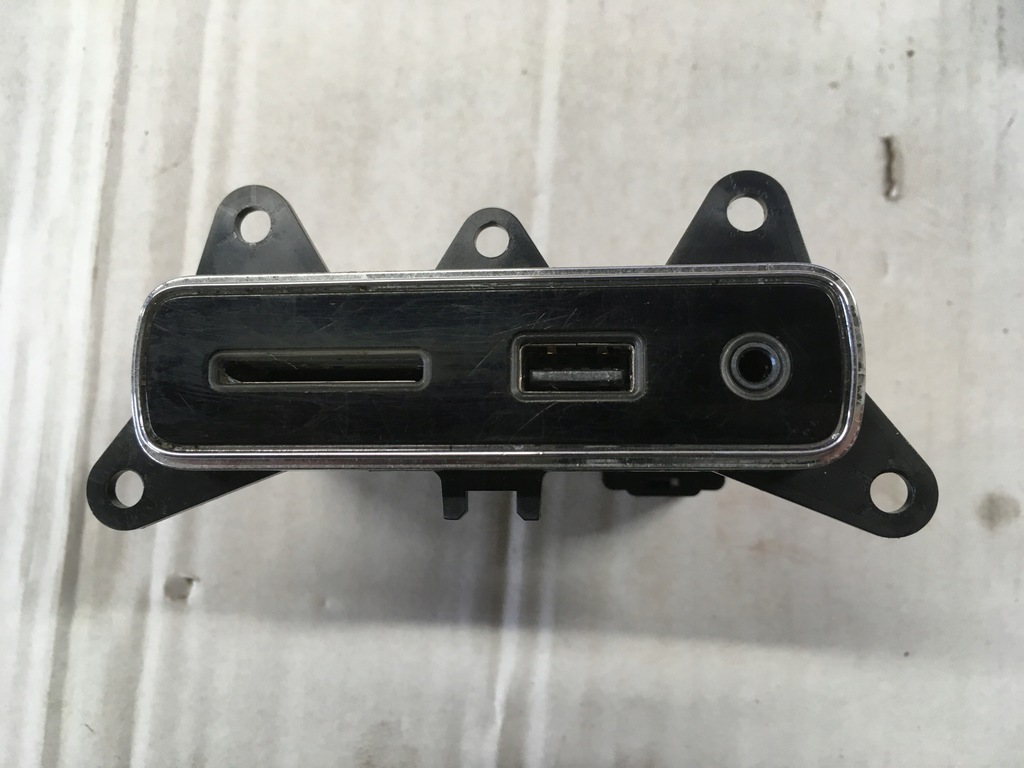 фото №1, Модуль usb aux maserati levante 670037500