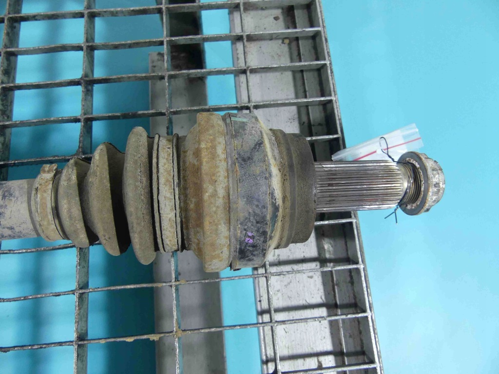 Приводной вал задняя правая bmw x5 e70 3.0d 306km 2011 Цена