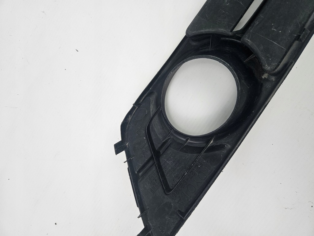 фото №12, Toyota corolla e12 lift 2004 - 2007 решётка бампера перед правый 52127-02120