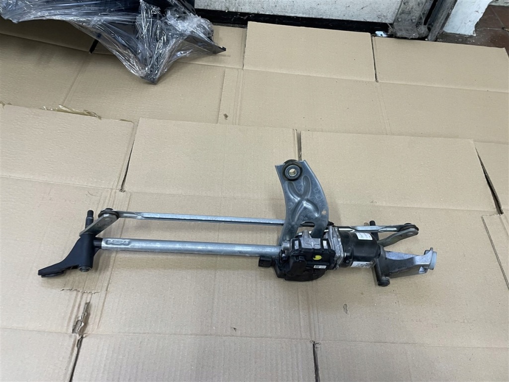 Механізм моторчик двірник перед mercedes cla w118 w 118 sedan в Україні