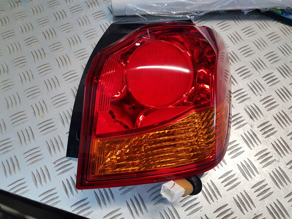 фото №1, Лампа права правий r задня задня mitsubishi asx orygi