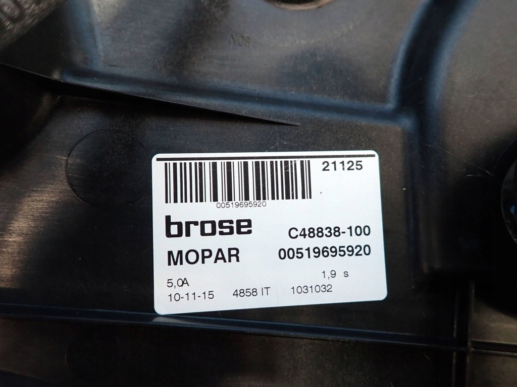 Подъемник механизм стекло правый  задняя fiat 500x с Разборки