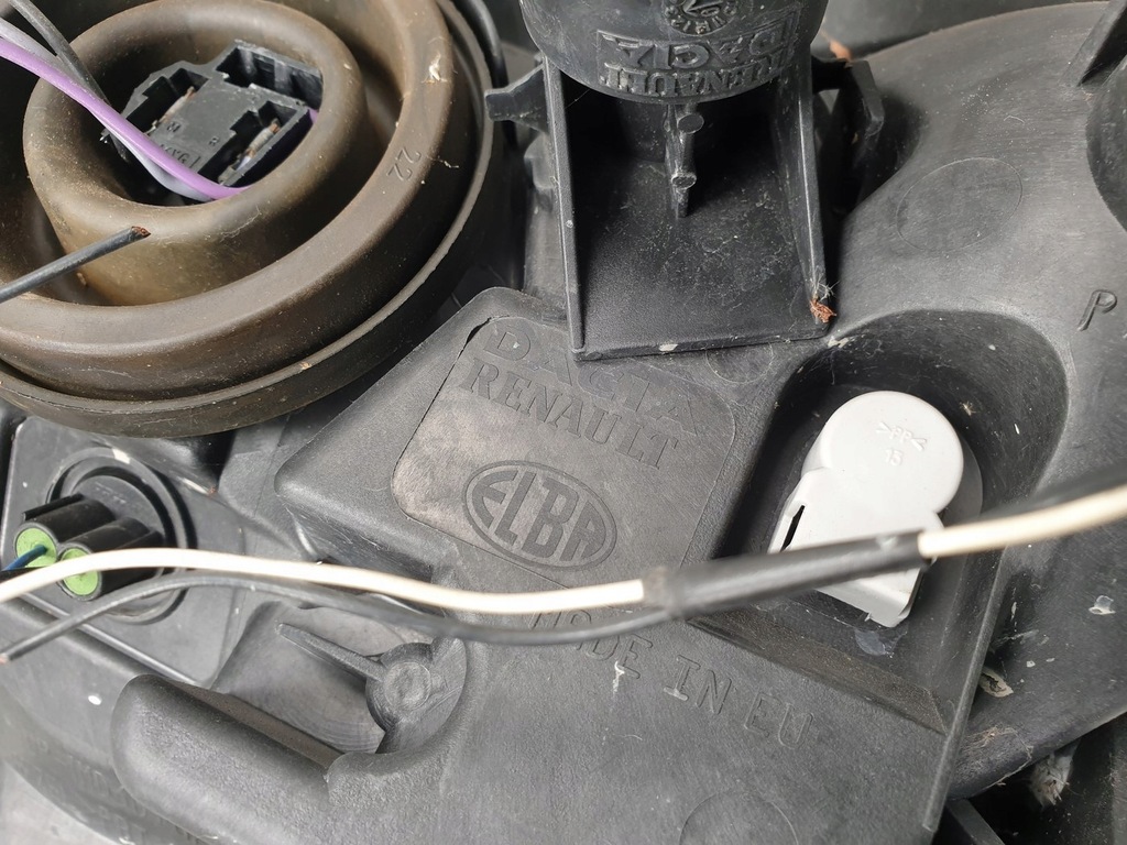 фото №7, Лампа права перед dacia sandero i 8200733877 euro