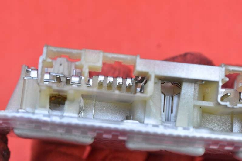 фото №8, Лампа освітлення салону перед 9680713880 citroen berlingo 2 ii 08-12