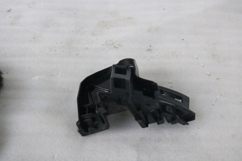 фото №1, Vw t-roc напрямна бампера лівий задня 2ga807453a