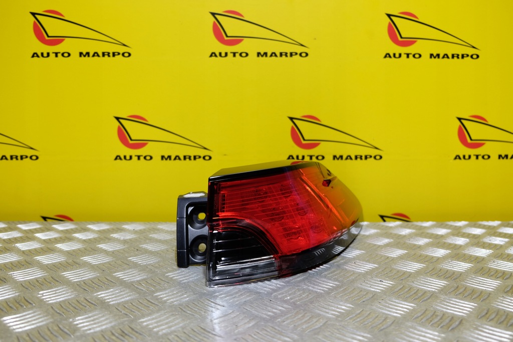 фото №4, Toyota corolla cross 2020- лампа задняя правая led usa