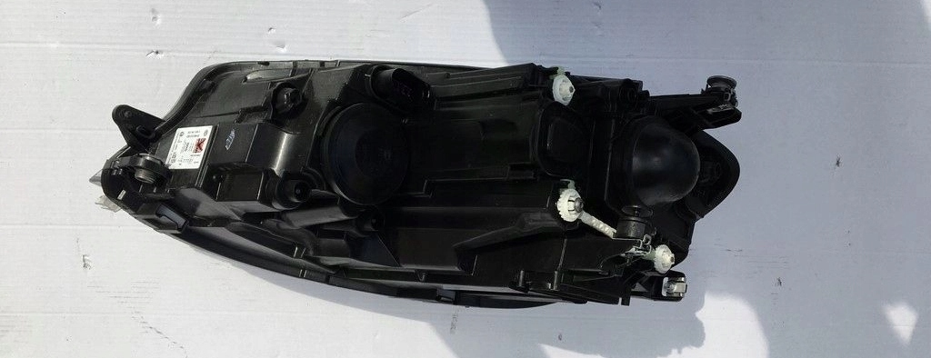 Vw golf 7 рестайлинг  фара правый Доставка