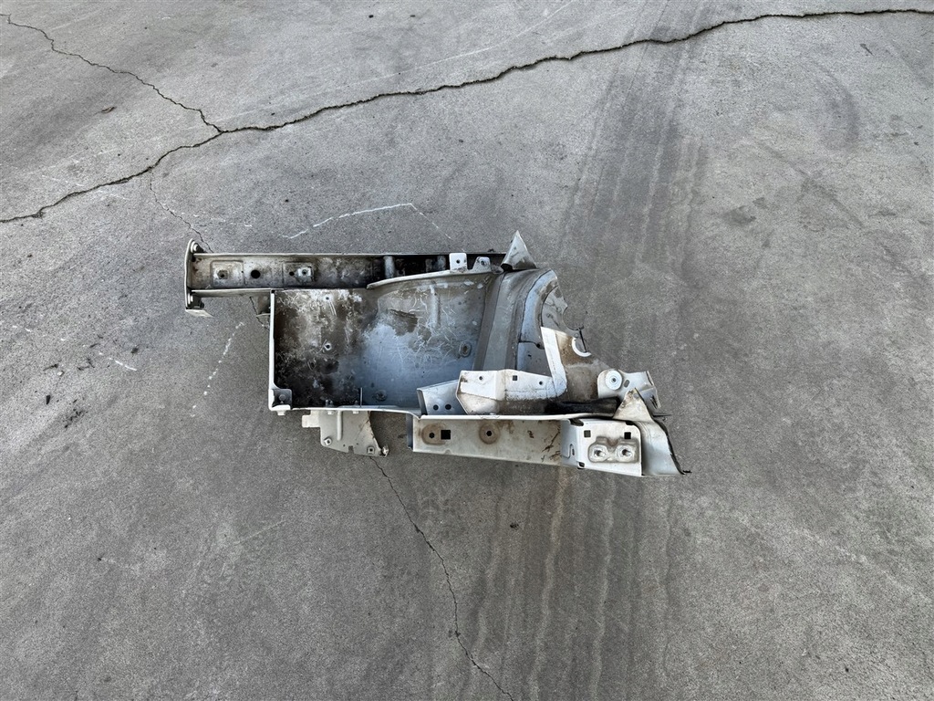 фото №2, Чверть лонжерон підкрилок лівий перед колір білий renault master 4 iv