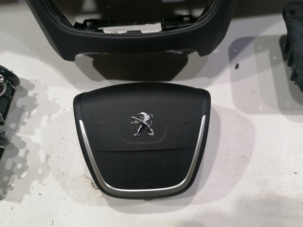 фото №6, Peugeot 508 i 2011-2017 приборная панель консоль подушка безопасности подушки безопасности ремни