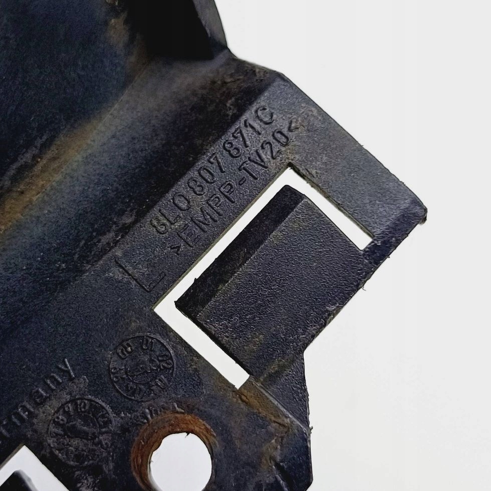 Купить Молдинг под фара правый задний  audi a3 8l рестайлинг  8l0807871c nr283