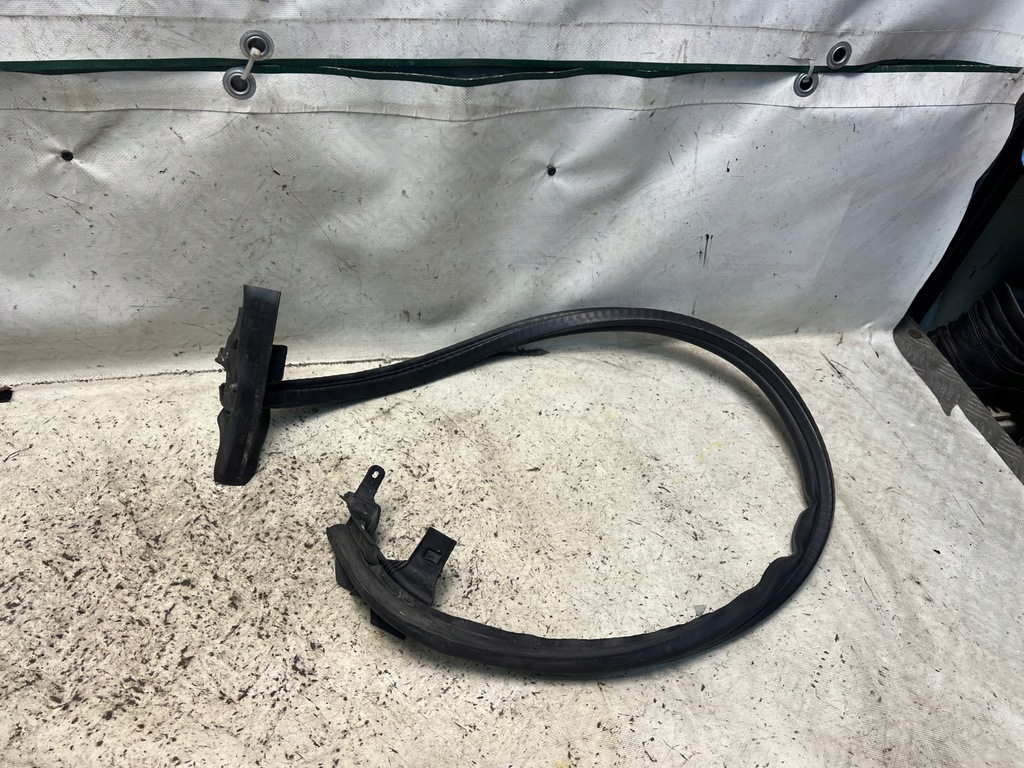 фото №1, Ford transit courier прокладка дверь правый задняя крыло