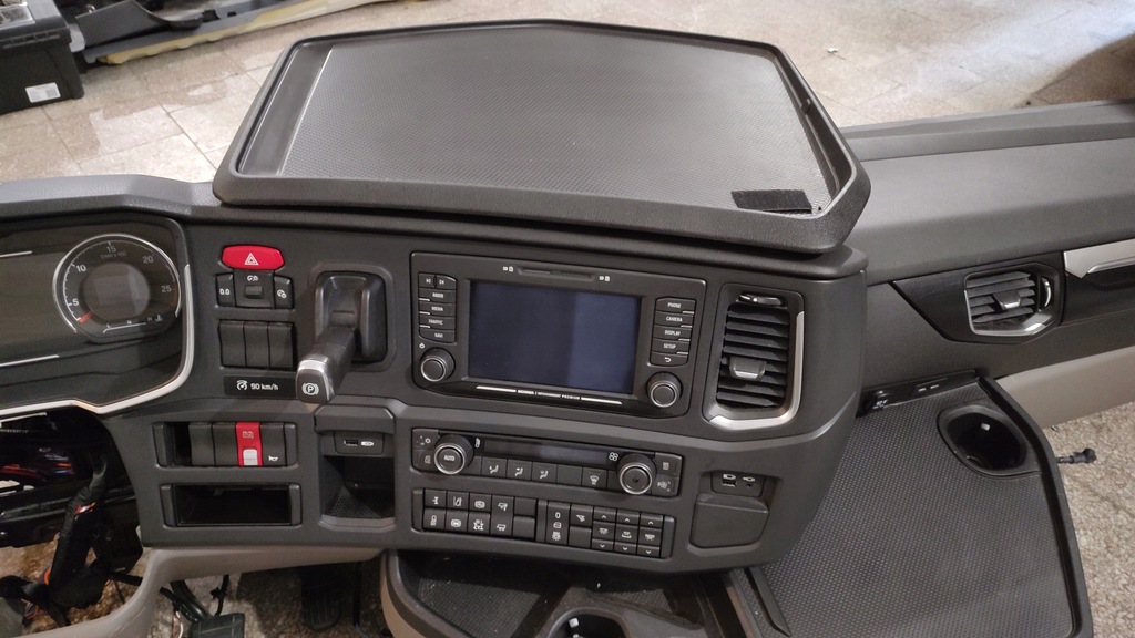 фото №4, Консоль панель приладів приладова scania r s новий model