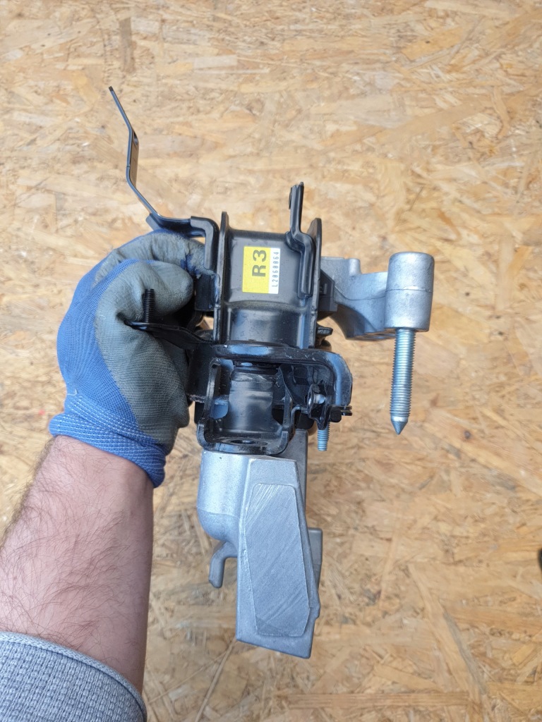 фото №6, Toyota rav4 v кронштейн подушка двигателя 2.5 гибрид r3