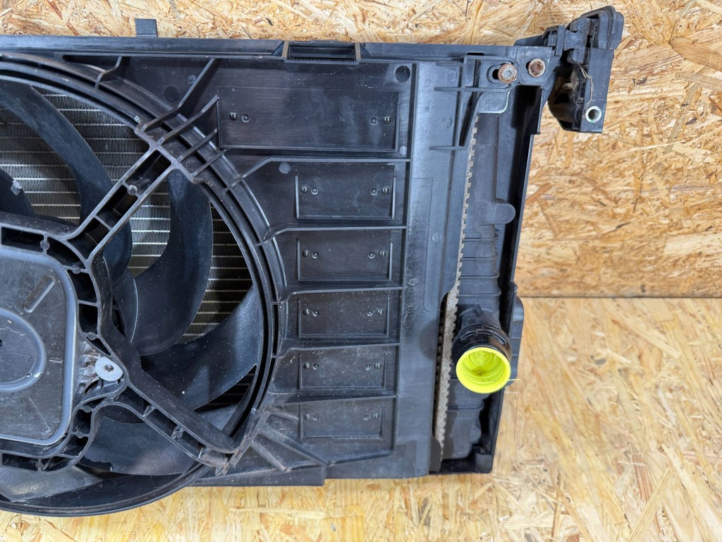 фото №10, Комплект радиатор радиатор вентилятор bmw i3 i01 ev электрик