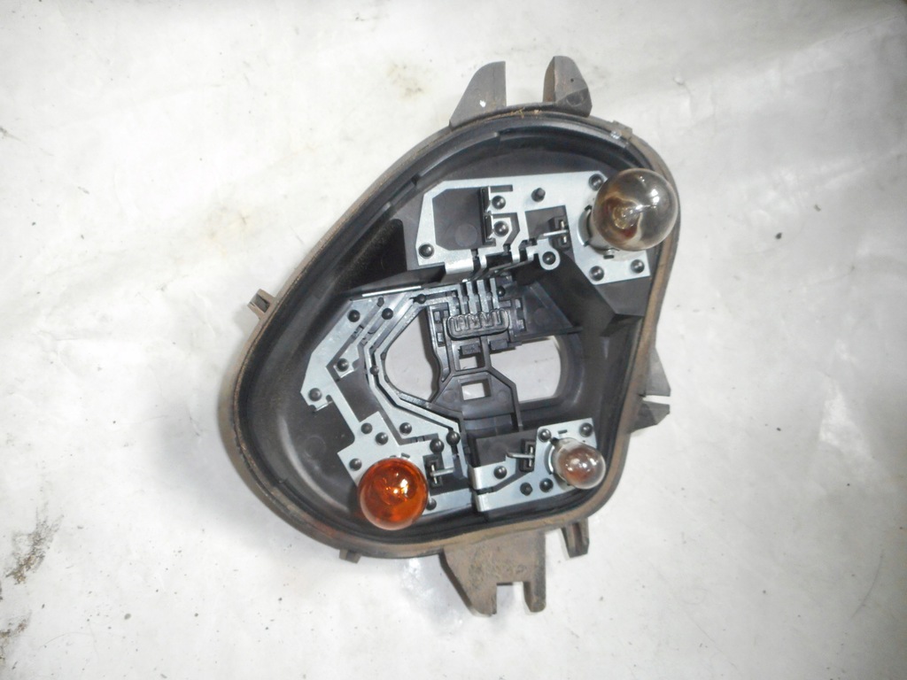фото №1, Peugeot 208 i вкладыш лампы левый задняя