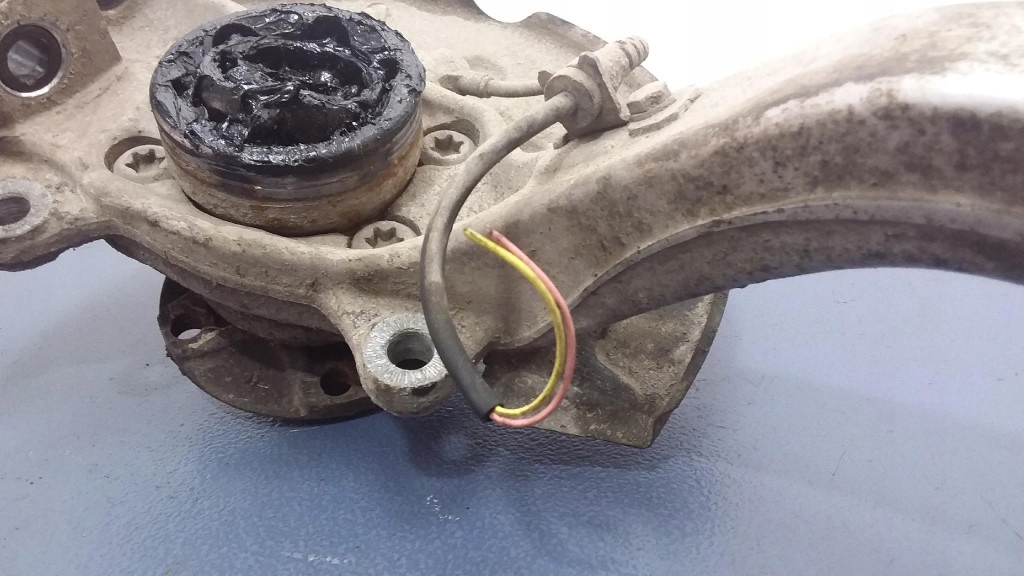 фото №7, Audi a4 b6 2.0b поворотный кулак перед правая 8e0407242b