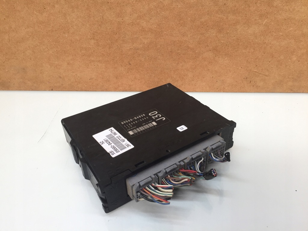 фото №1, Daihatsu terios ii 1.5 бортовой компьютер 89560-b4030