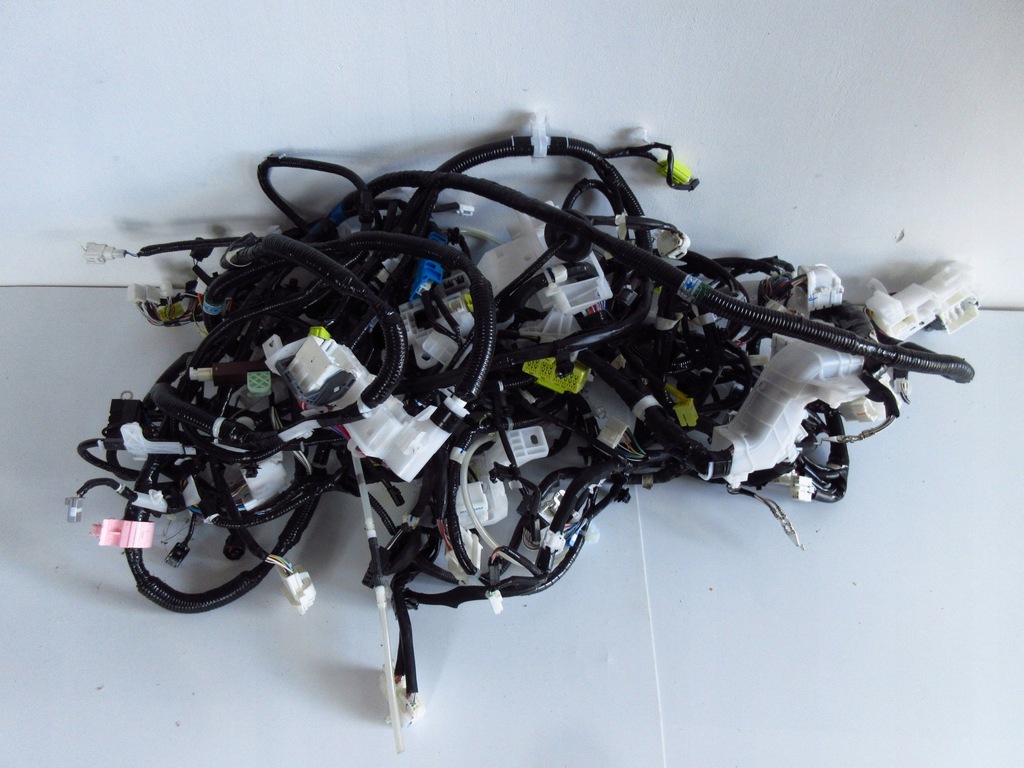 фото №1, Prius plus 2015 lift электропроводка салона кабины