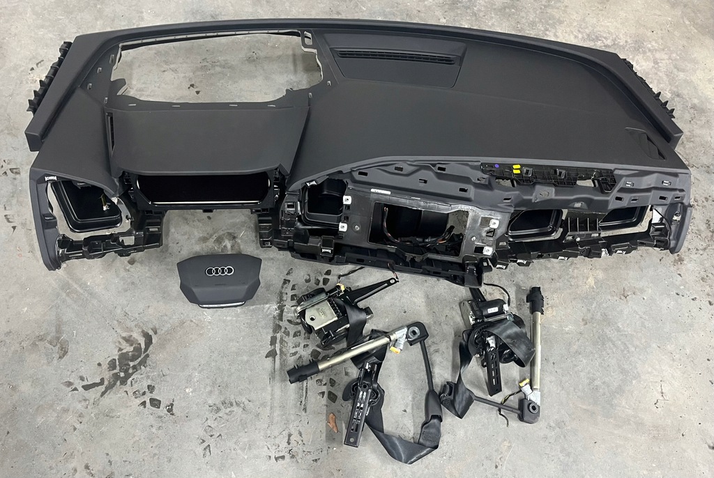 фото №1, Audi q4 e-tron консоль подушка безпеки ремені оригінал