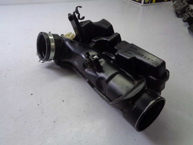 Труба шланг воздуха renault austral 1.3 tce 2022 rok Оригинал