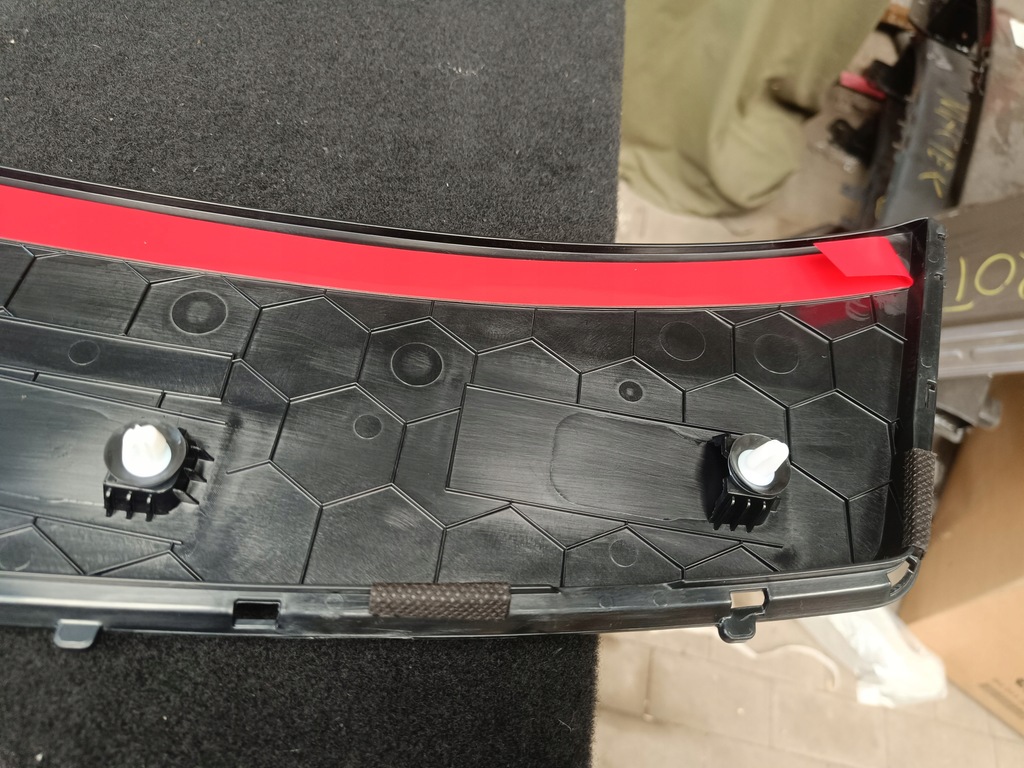 фото №12, Hyundai elantra vii - молдинг накладка декоративна кришки задня