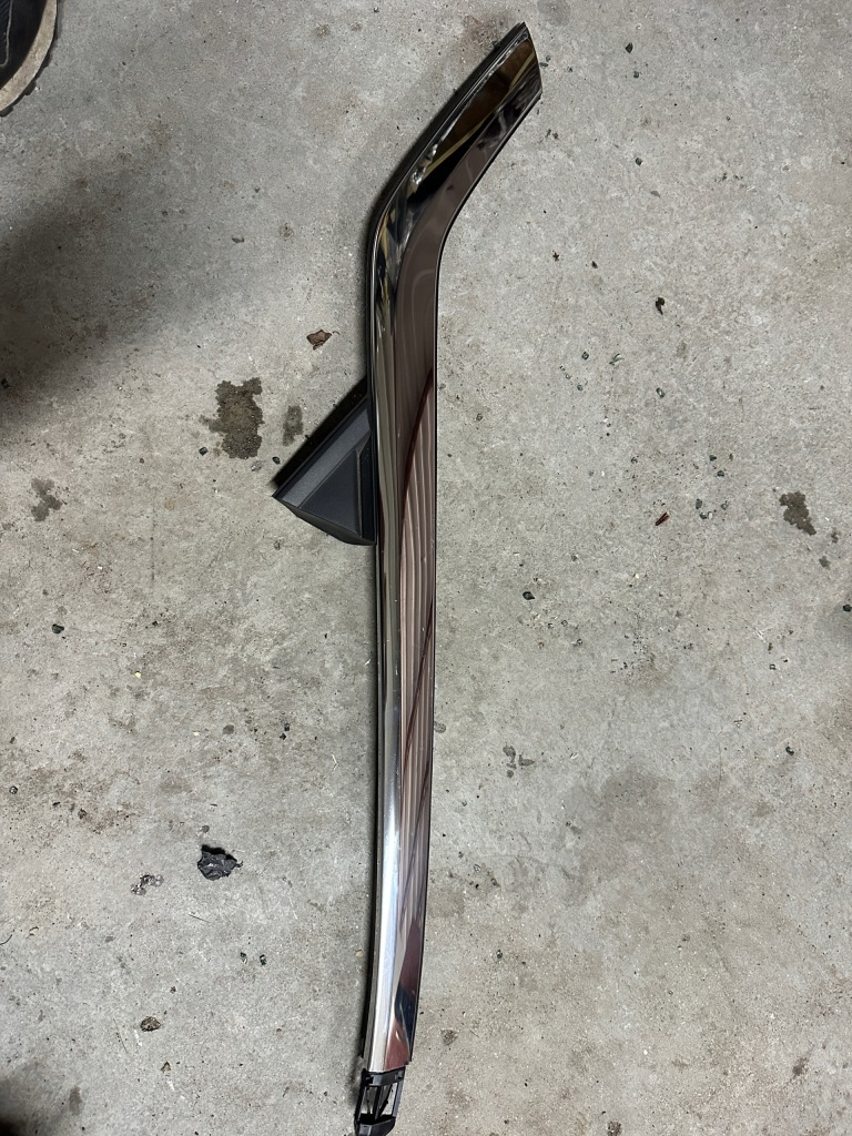 фото №1, Молдинг крыла - правый задняя - opel mokka ii b